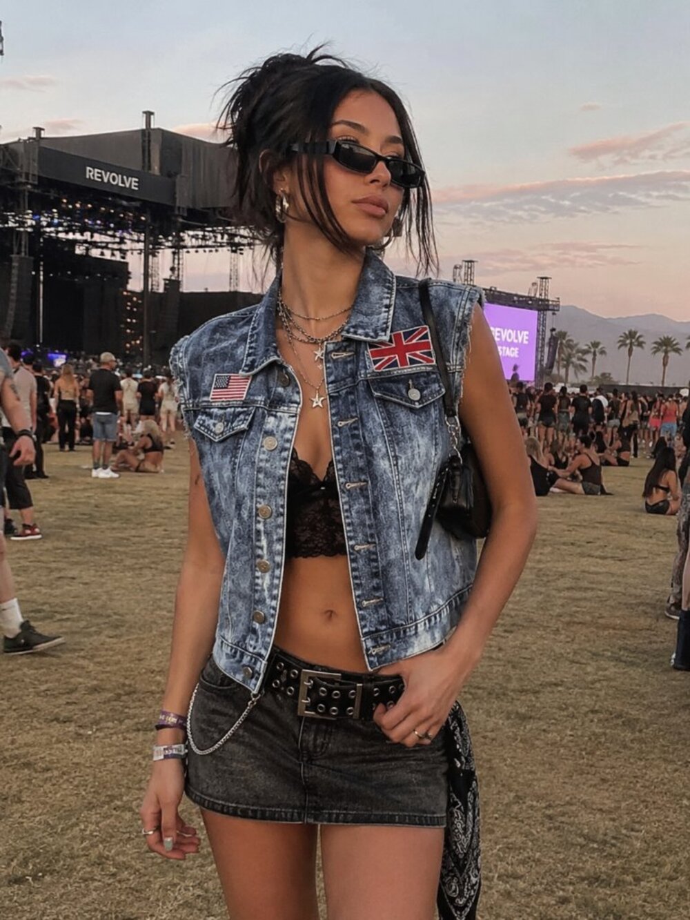 Puzzle Size L Acid Wash Denim Vest USA UK Flag Patches Grunge Y2K Rock Festival